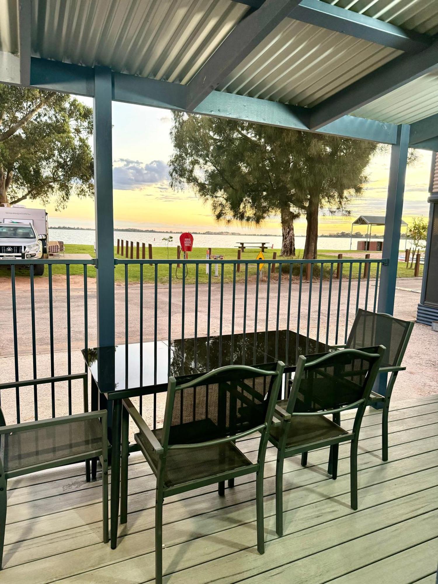 Lake Boga Caravan Park Экстерьер фото